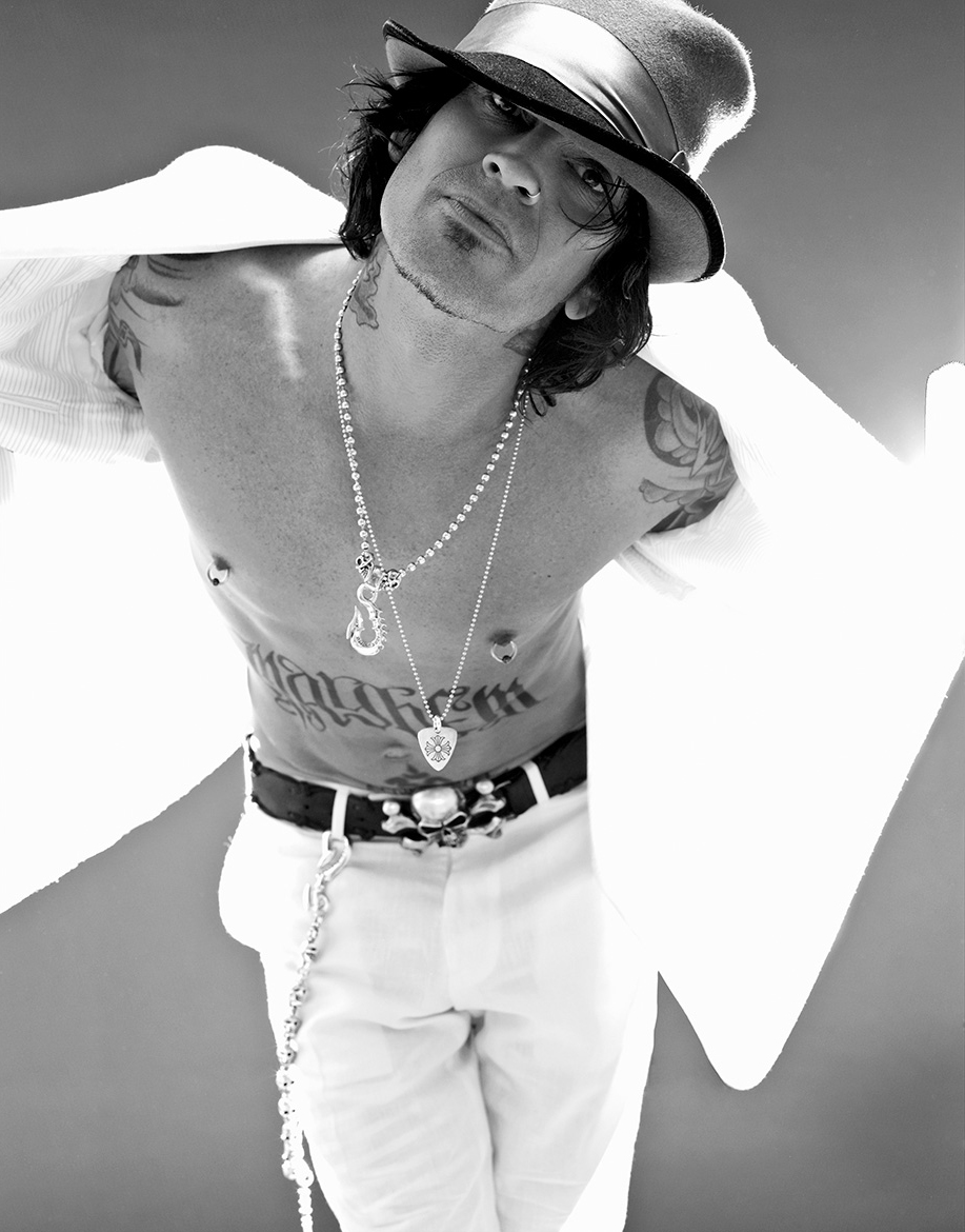 20050504_MALIBU_MAG_TOMMY_LEE_S04_COVER_BW_049